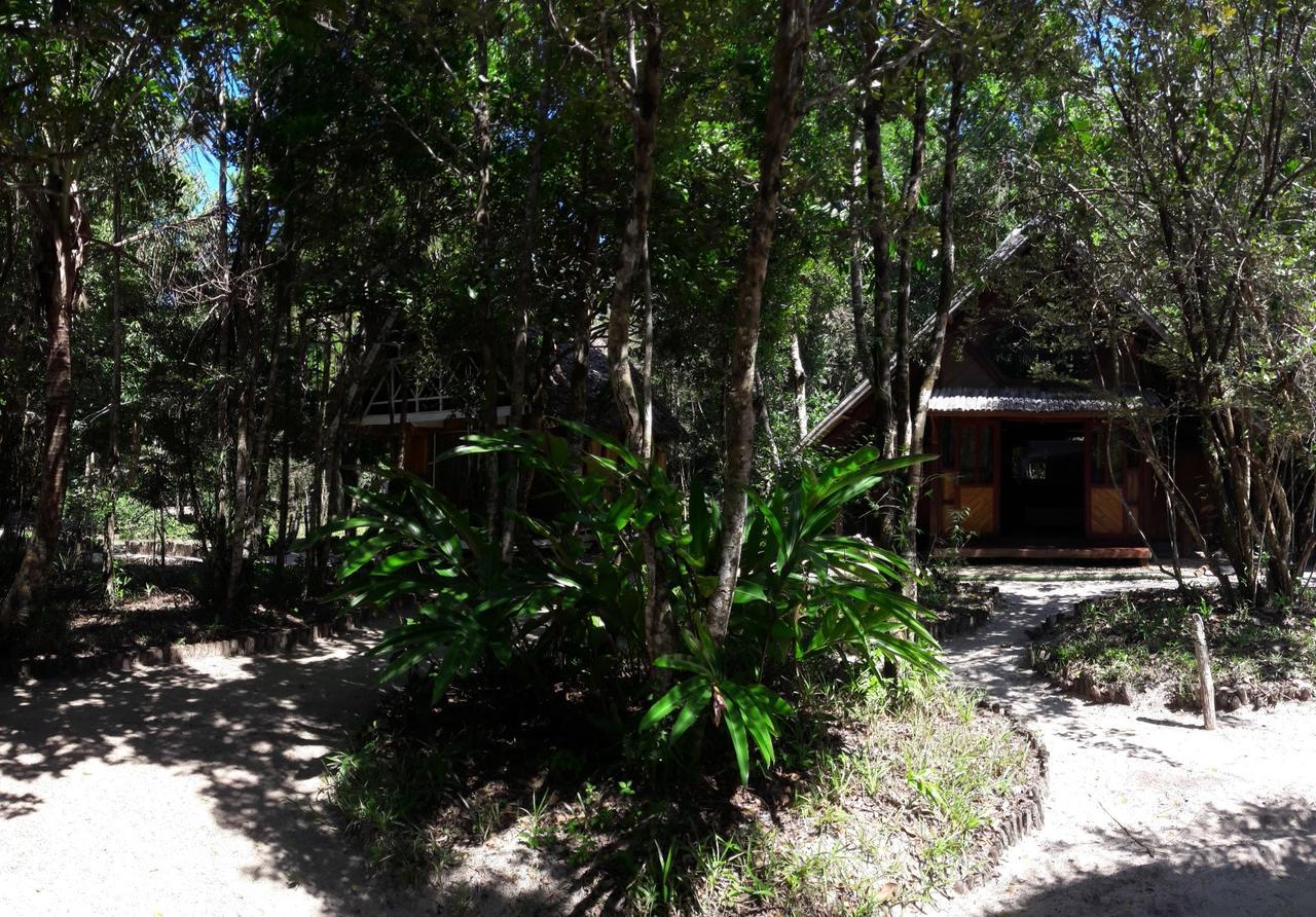 Les Acacias Bungalows Manambolo Buitenkant foto