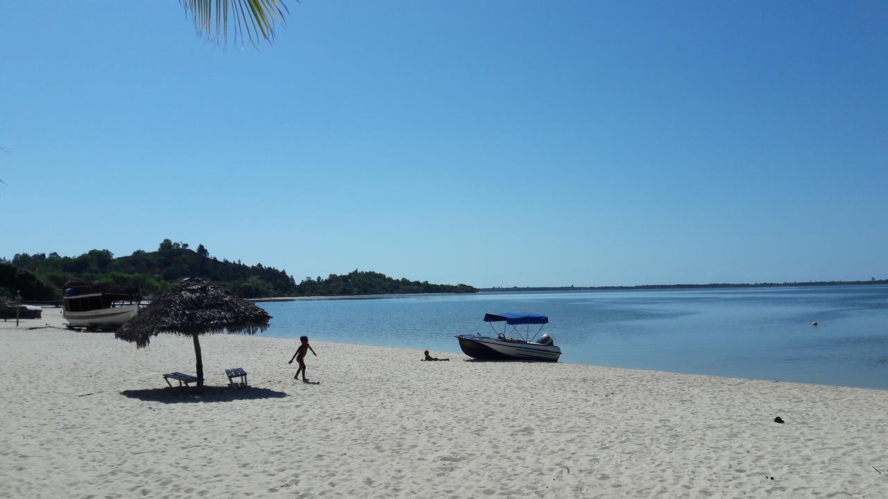 Les Acacias Bungalows Manambolo Buitenkant foto