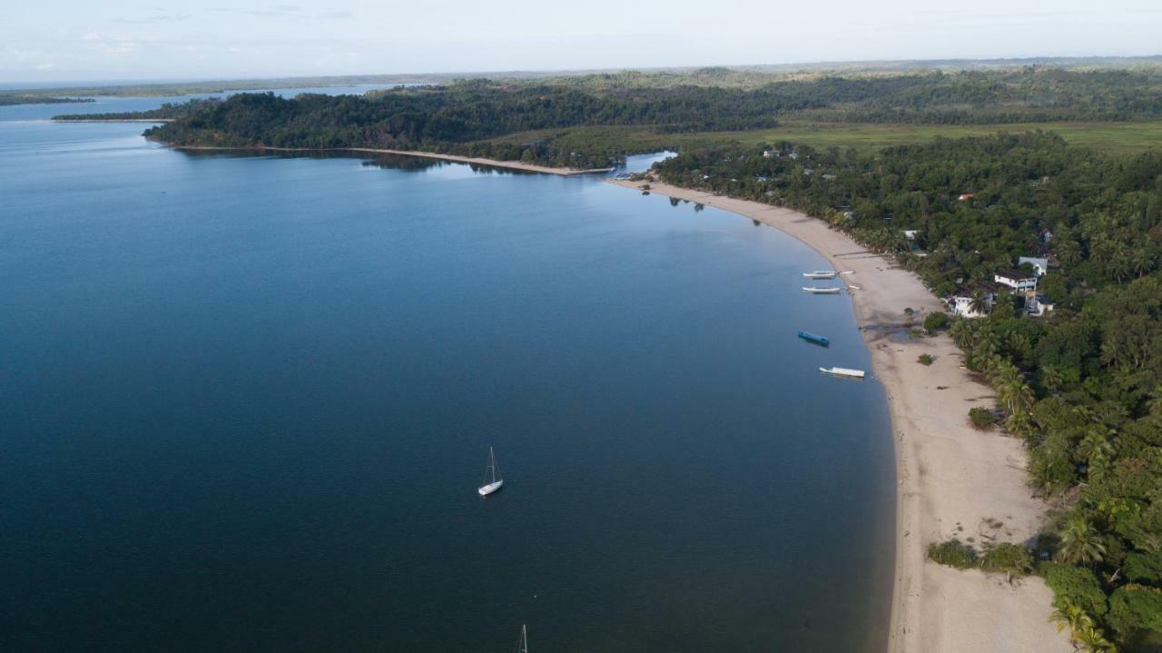 Les Acacias Bungalows Manambolo Buitenkant foto
