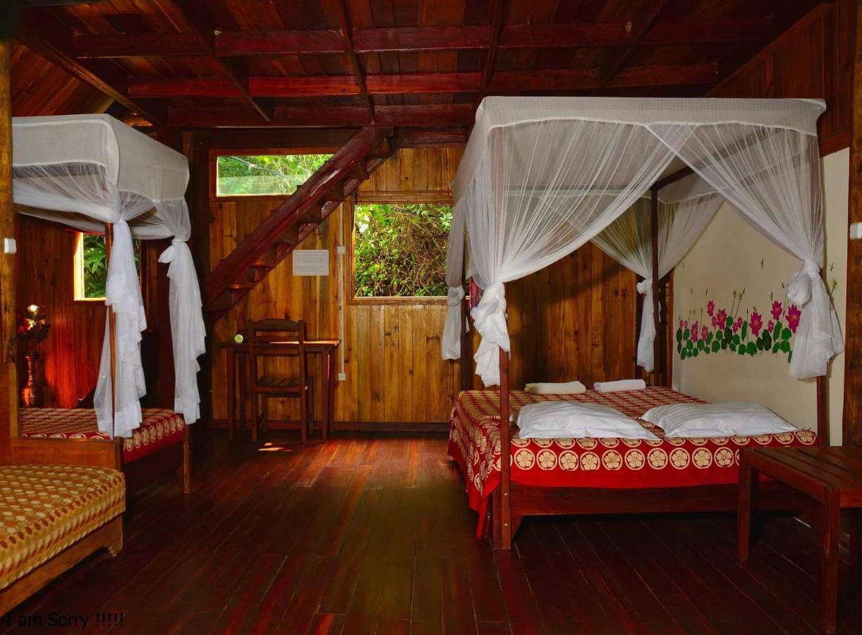 Les Acacias Bungalows Manambolo Buitenkant foto