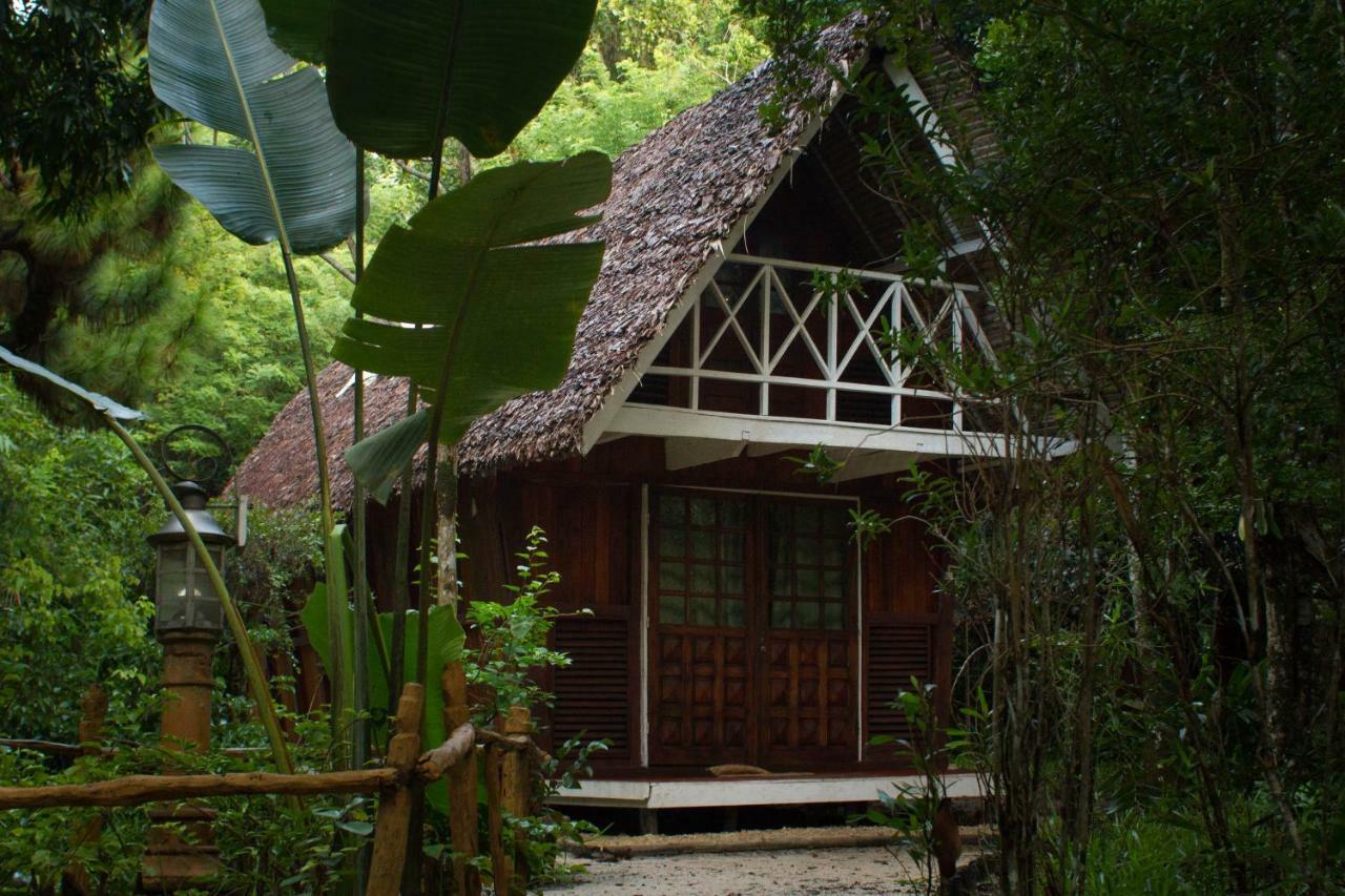 Les Acacias Bungalows Manambolo Buitenkant foto